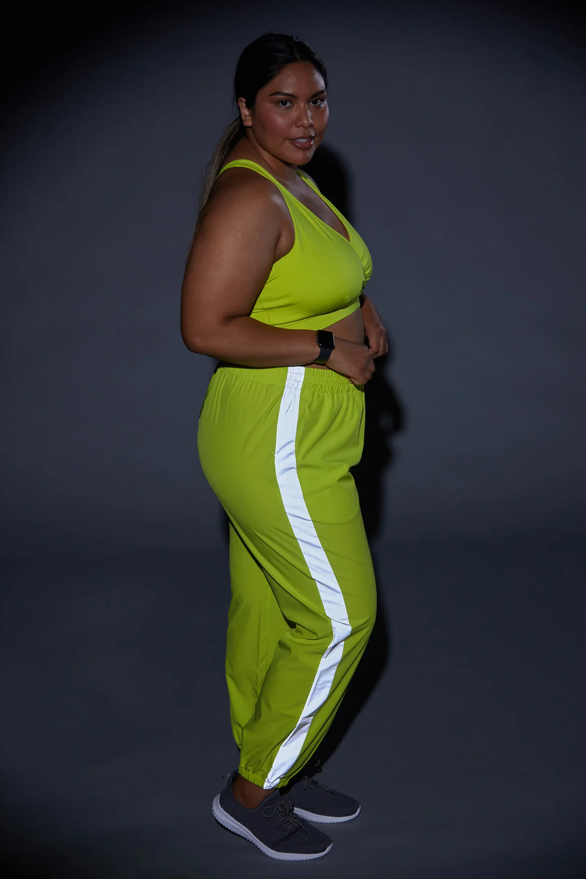 1648-summit-jogger-limelight-1.webp