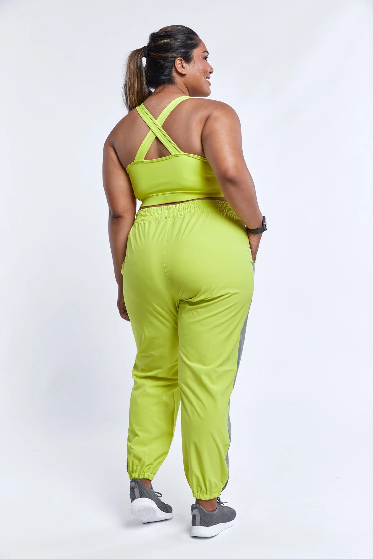 1648-summit-jogger-limelight-1.webp