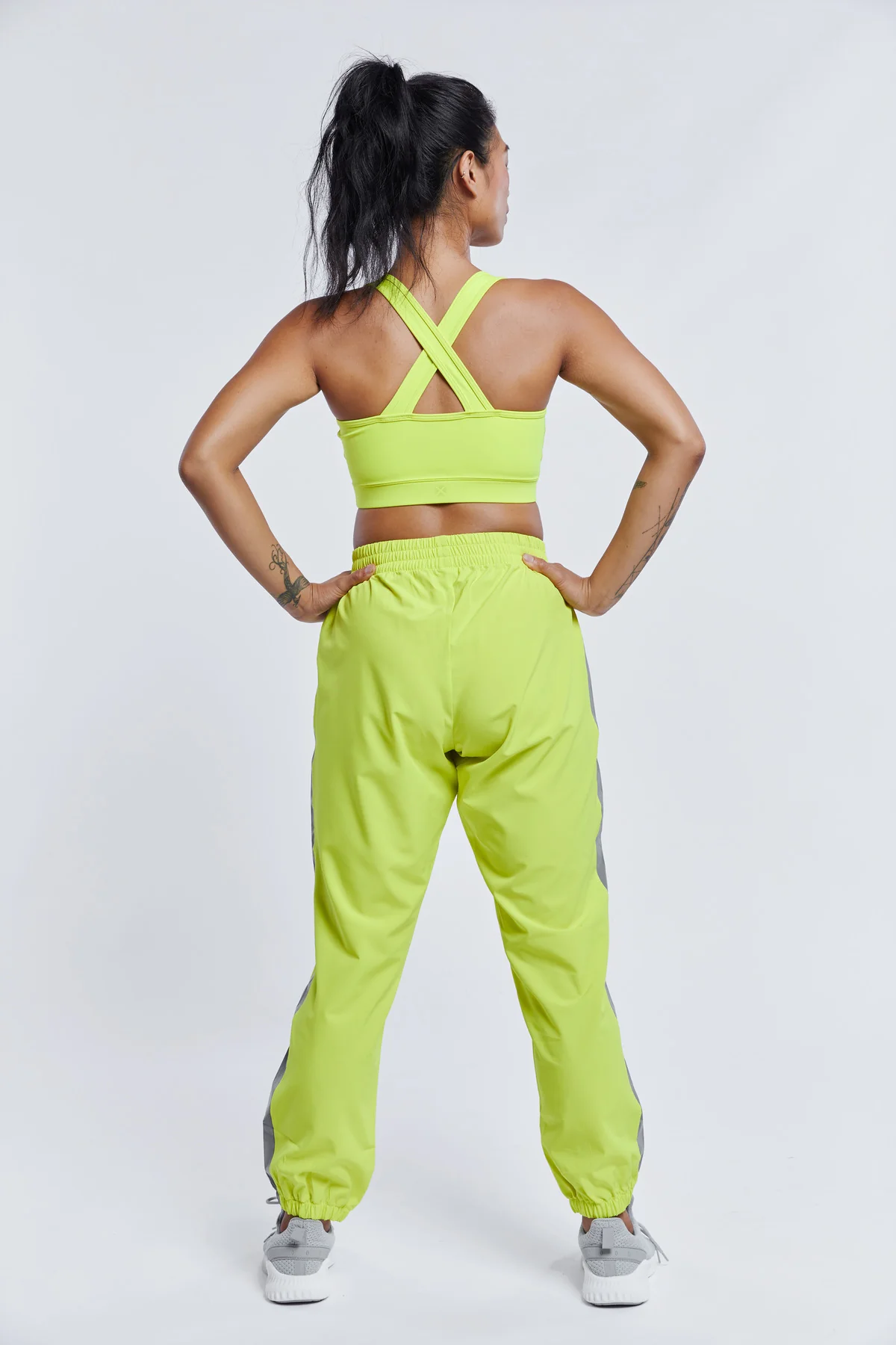 1648-summit-jogger-limelight-1.webp