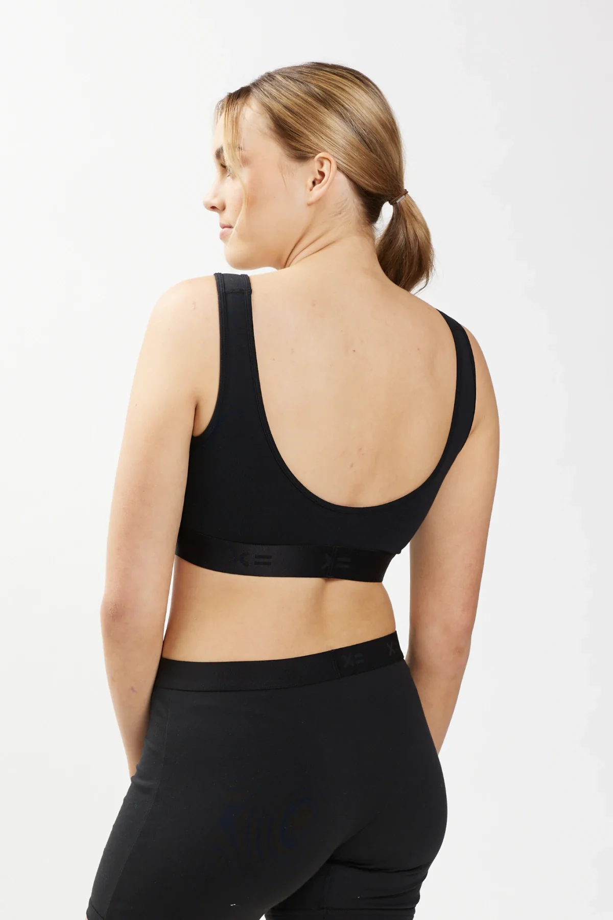 1714-straight-up-soft-bra-x-black-1.webp