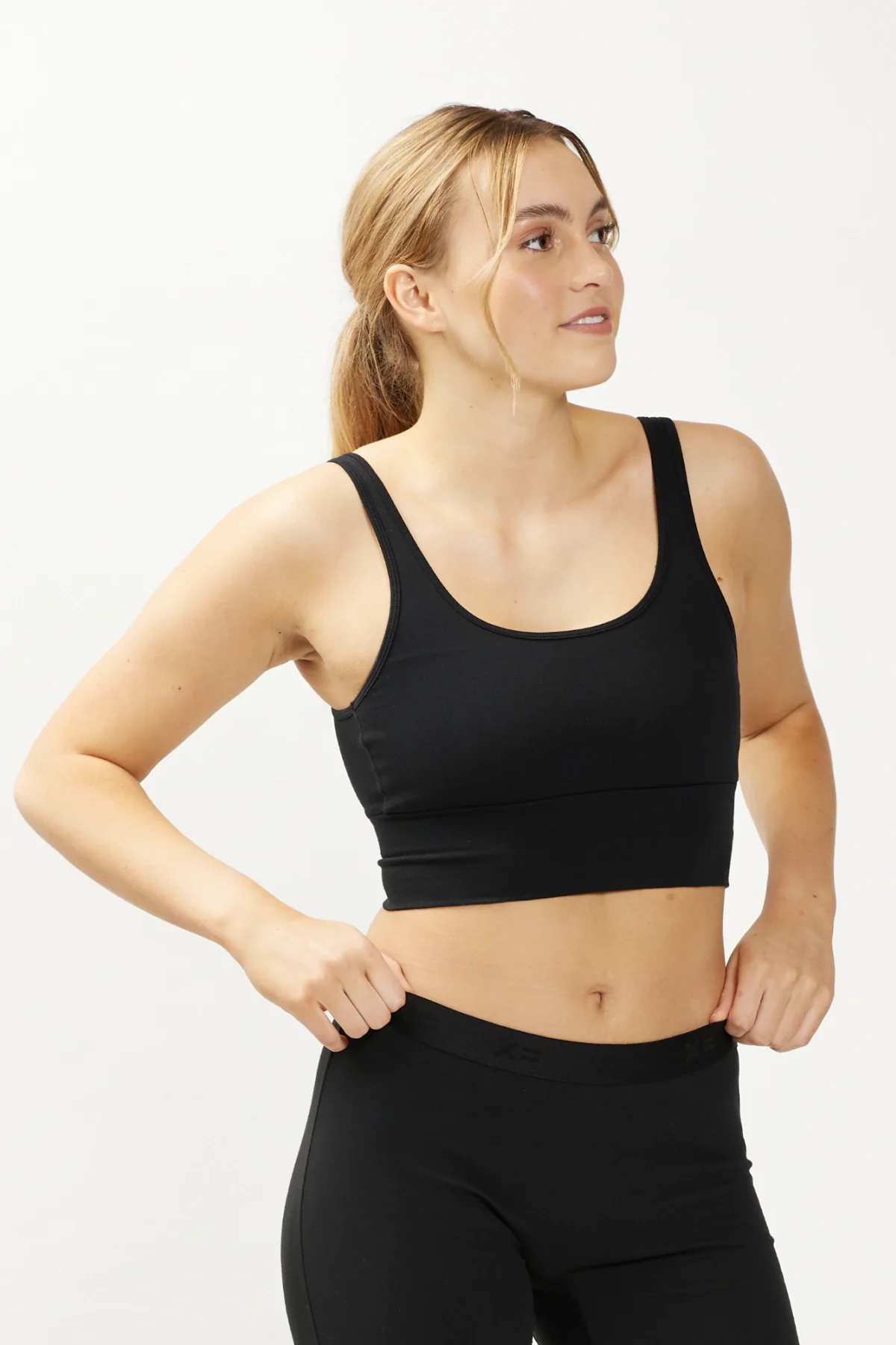 1736-longline-scoop-bra-x-black-1.webp