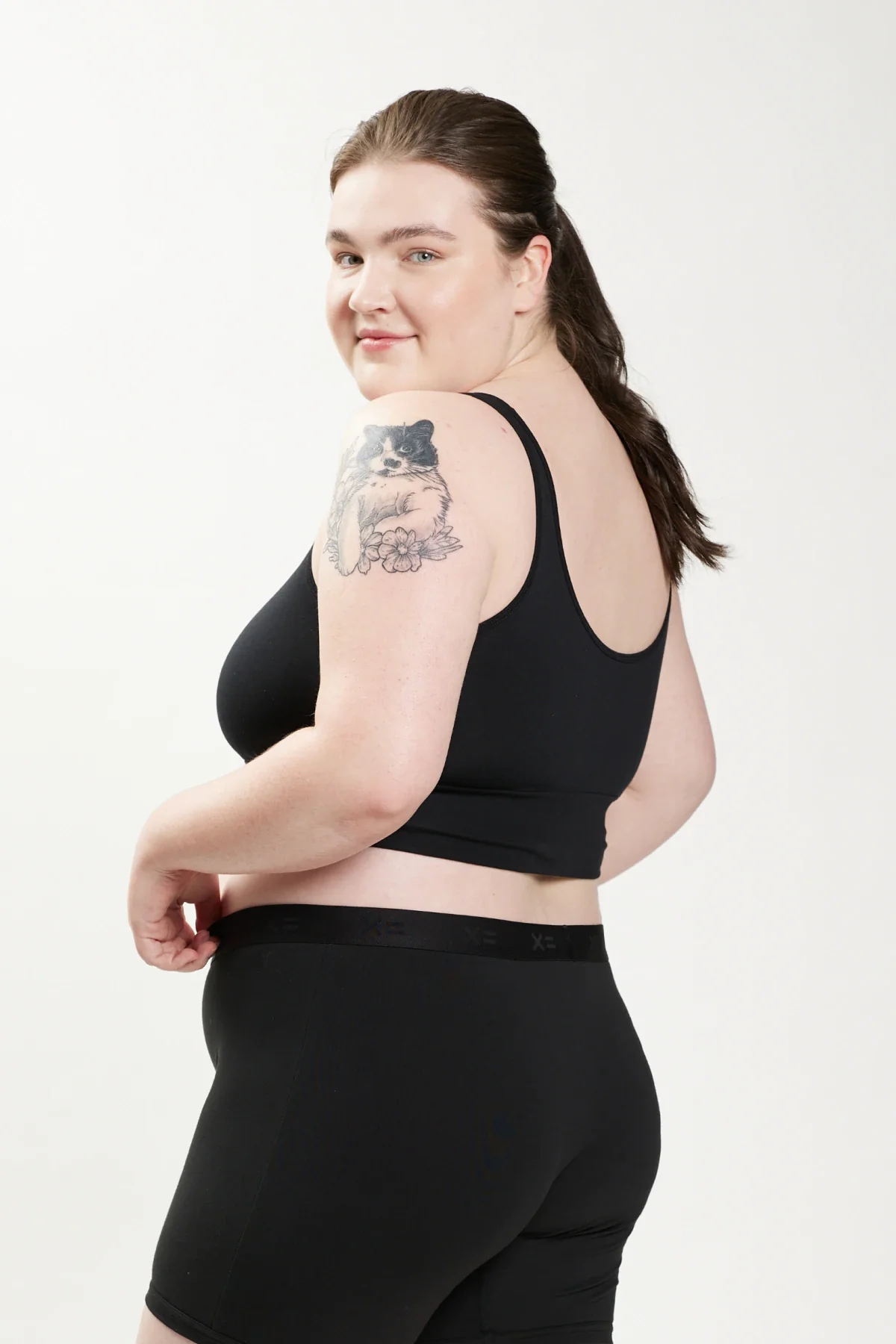 1736-longline-scoop-bra-x-black-1.webp