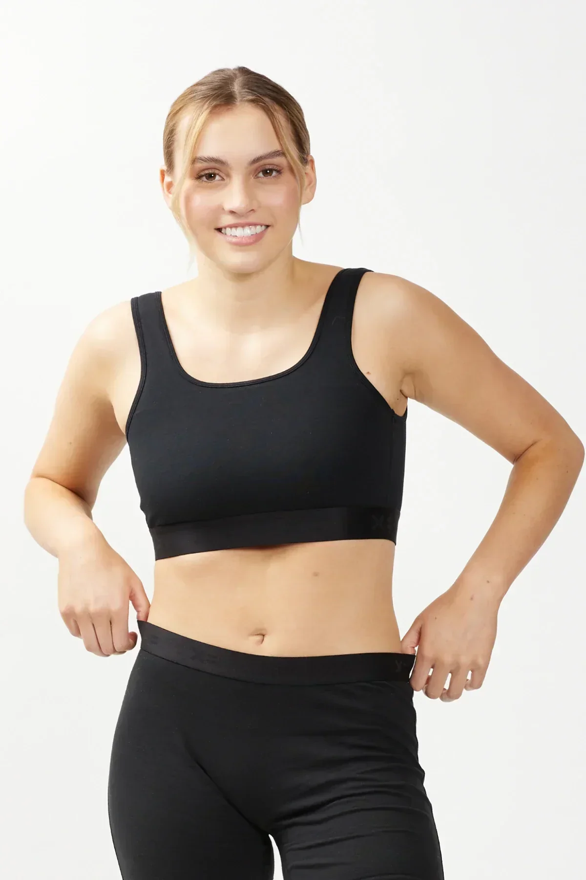 1758-straight-up-soft-bra-black-1.webp