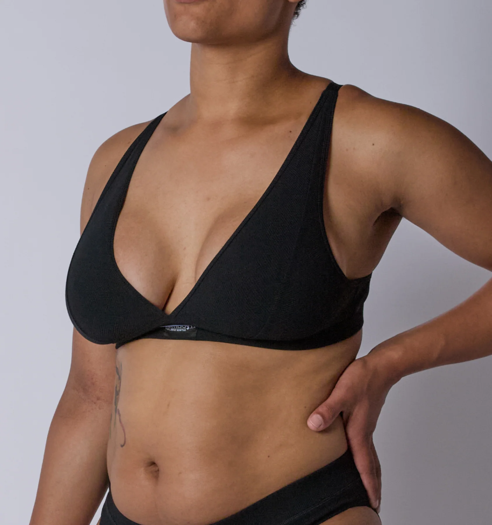 2259-bamboo-rib-plunge-bra-black-1.webp