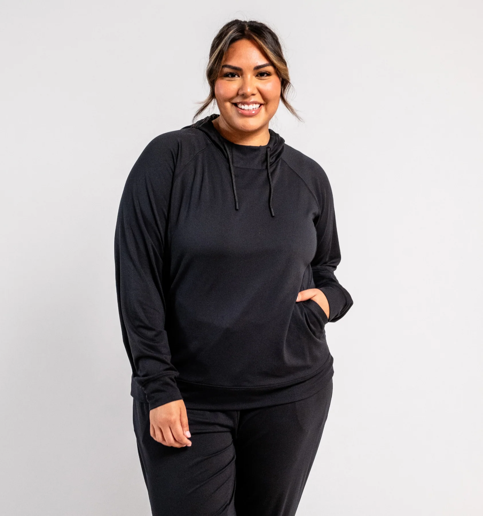 3338-cozy-luxe-fitted-hoodie-black-1.webp