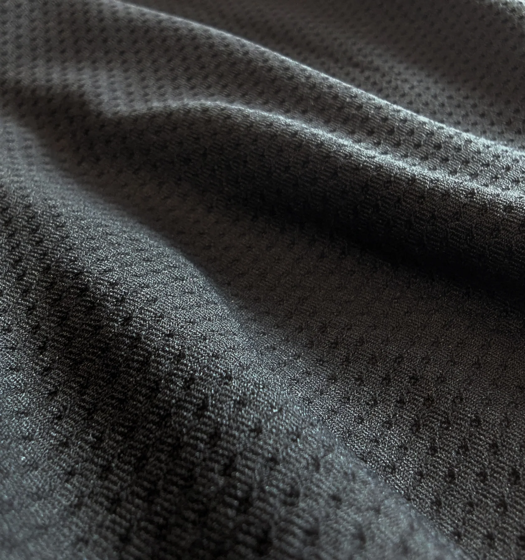 5175-solarmesh-tank-black-1.webp