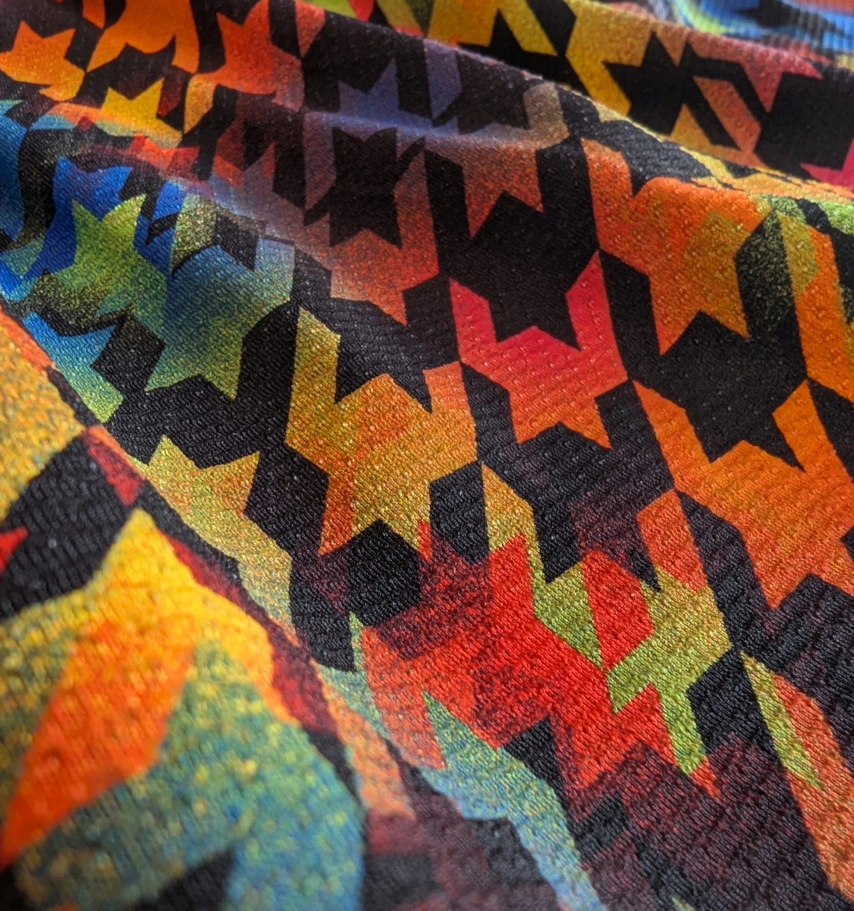 5186-solarmesh-tank-rainbow-houndstooth-1.webp