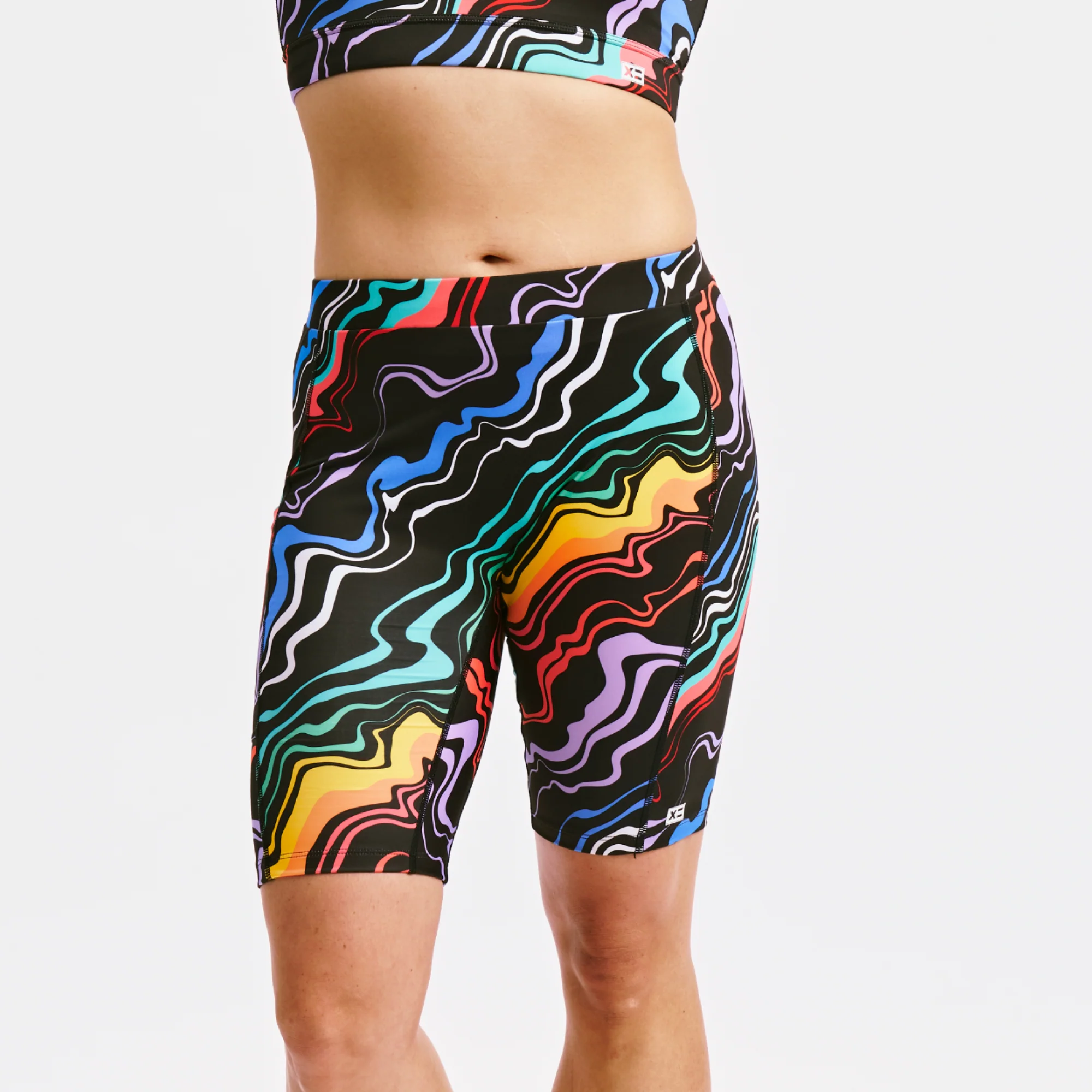 5660-swim-9-shorts-with-pocket-making-waves-1.webp