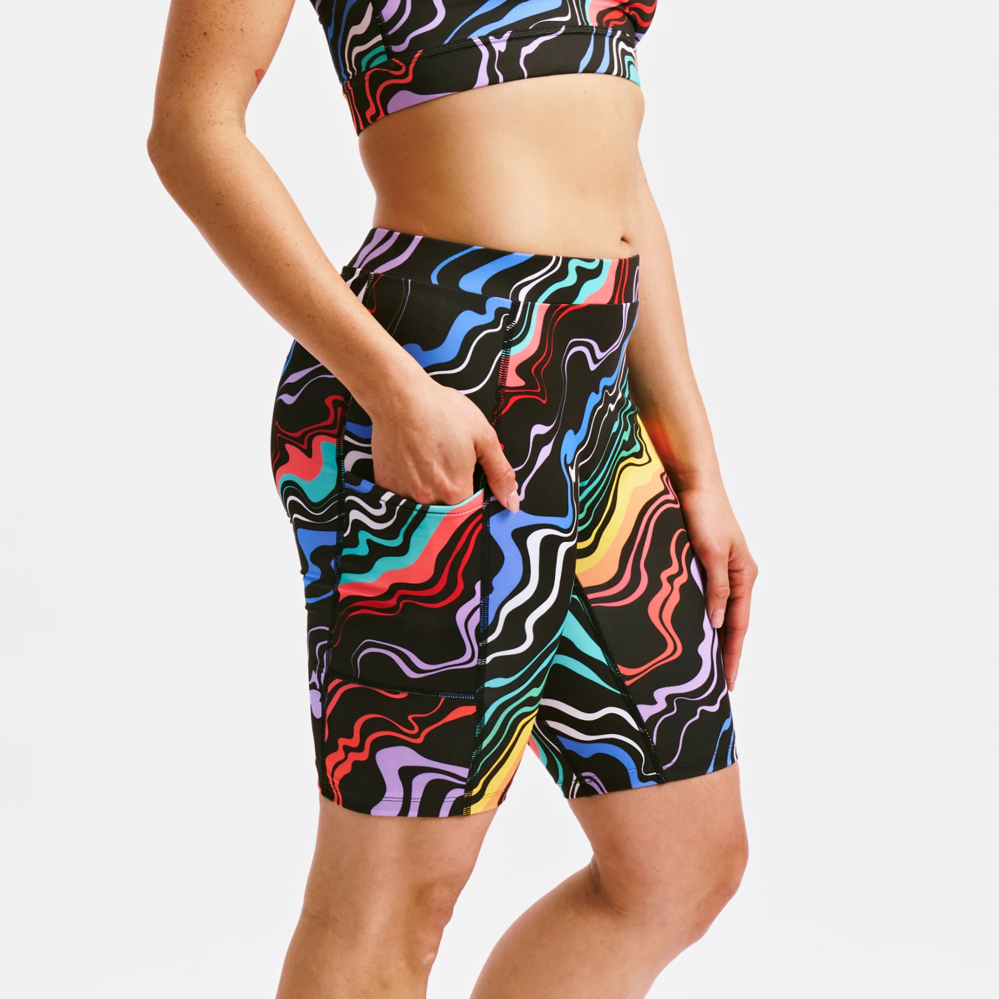 5660-swim-9-shorts-with-pocket-making-waves-1.webp