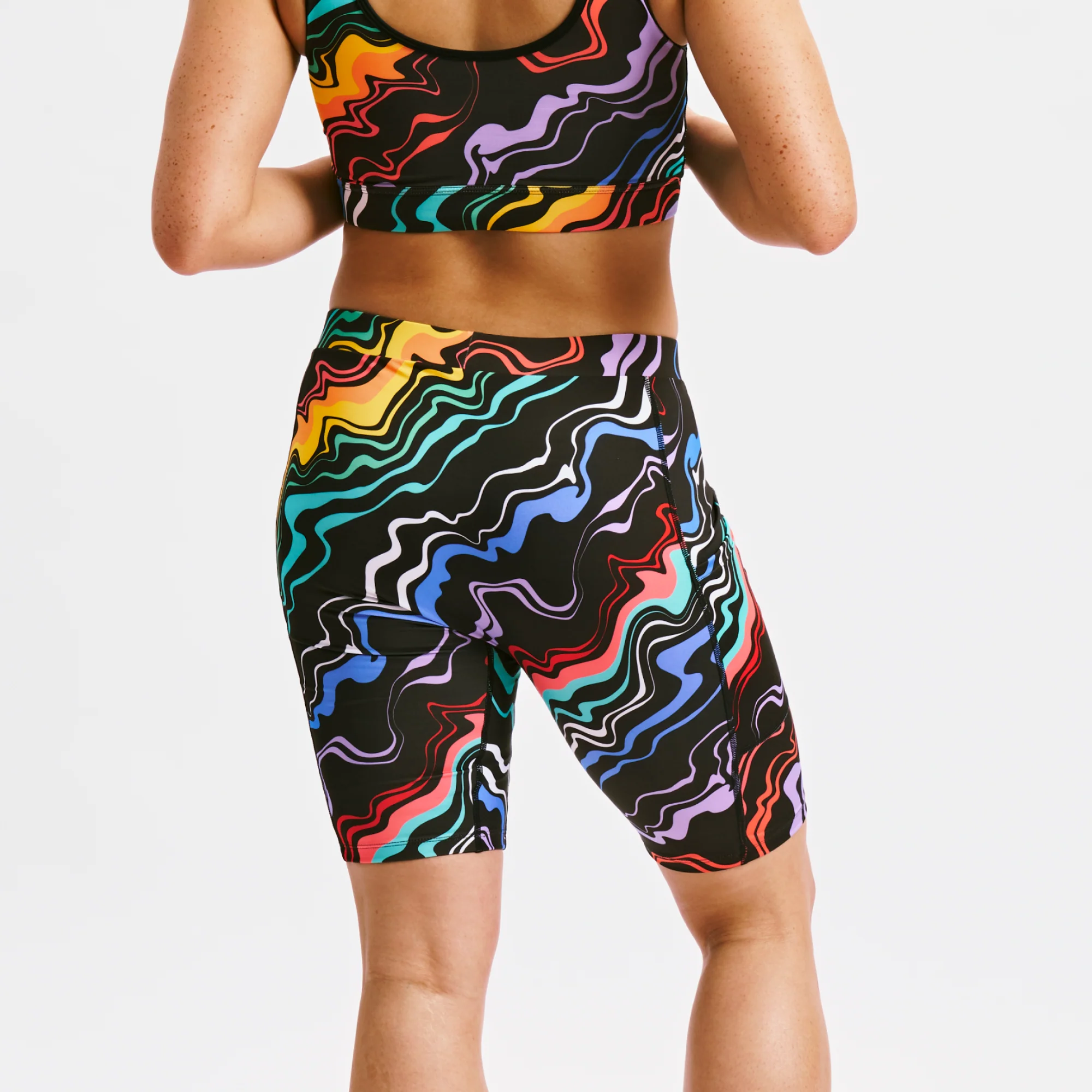5660-swim-9-shorts-with-pocket-making-waves-1.webp