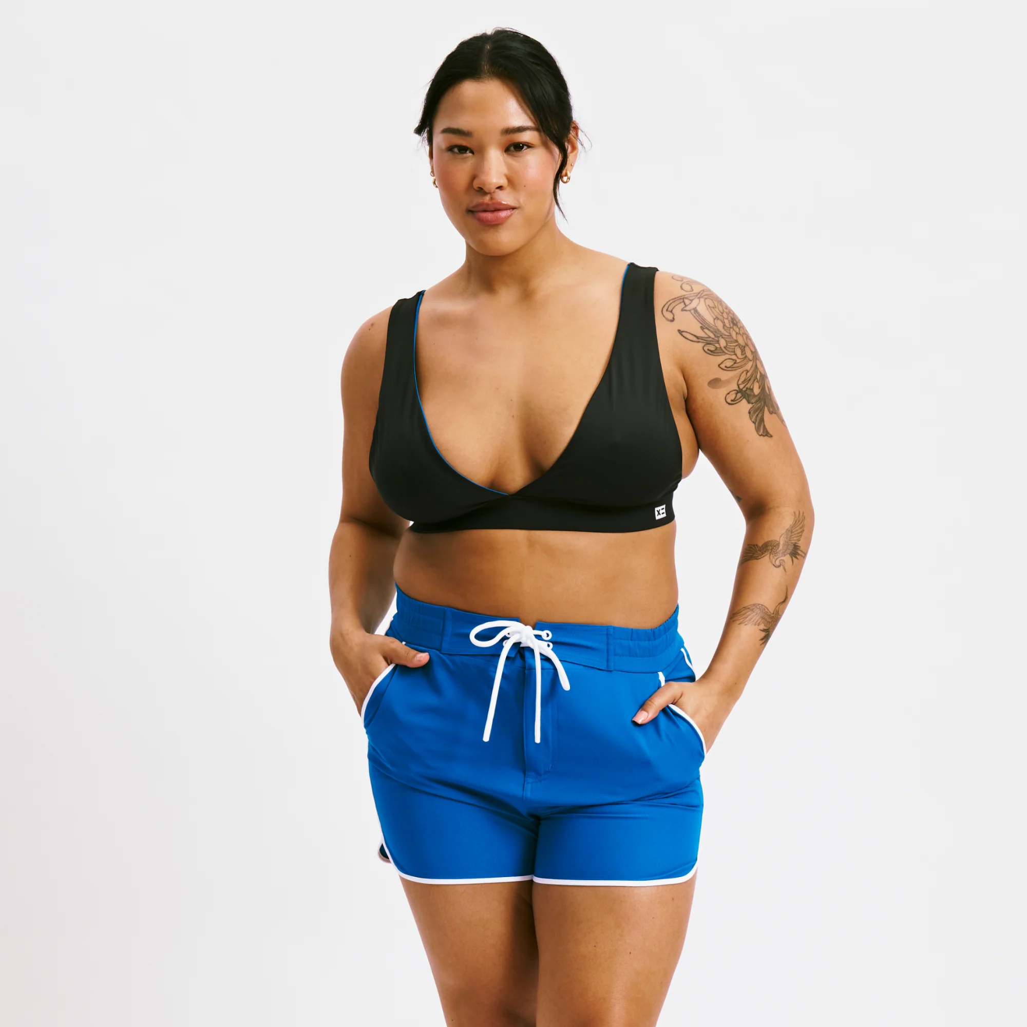 5911-swim-reversible-plunge-top-making-waves-1.webp