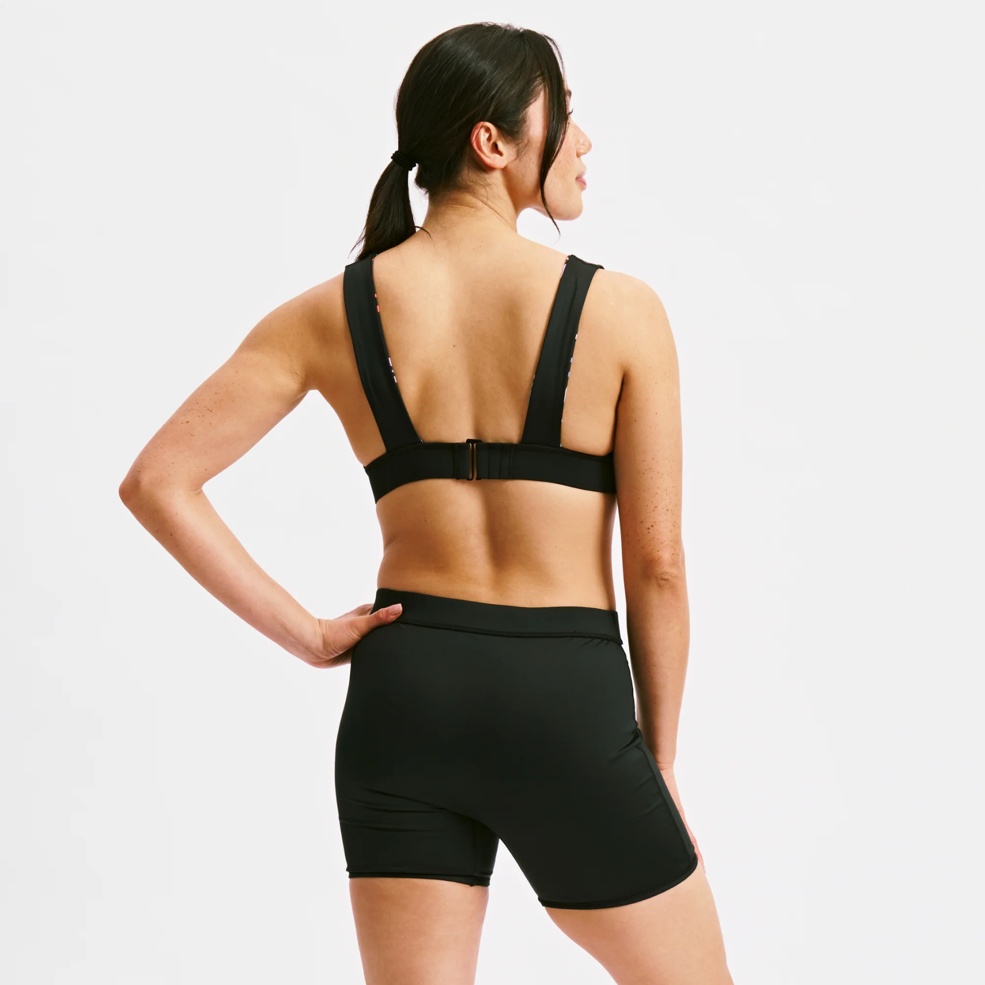 5911-swim-reversible-plunge-top-making-waves-1.webp
